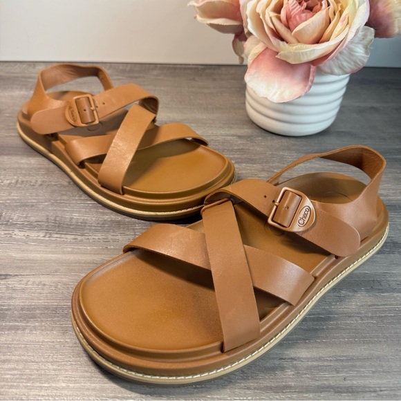 Chaco Shoes - Chaco Townes Leather Sandals Womens size 9 EUC